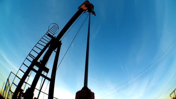 Balık-gözü petrol eşek ya da pompa Vale içinde devamlı hareket — Stok video