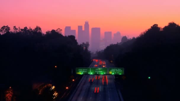 Timelapse of night traffic in downtown — Stock Video