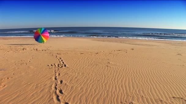 Kolorowe plaży miejscowości wypoczynkowych. — Wideo stockowe