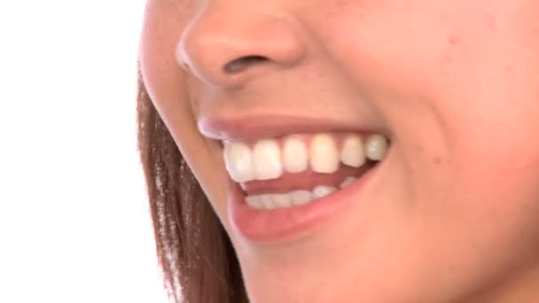 Close-up da menina oriental ocidental confiante em beleza de uma vida saudável — Vídeo de Stock