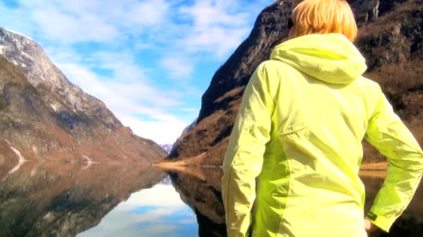 Lone young female fulfilling her ambitions — Stock Video