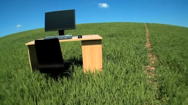 La technologie moderne dans un bureau conceptuel sans murs — Video