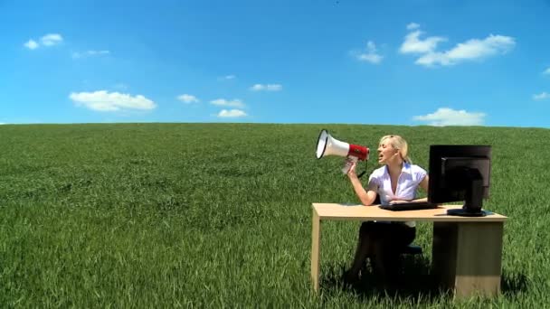 Young businesswoman in concept office shouting her message to the world — Stock Video