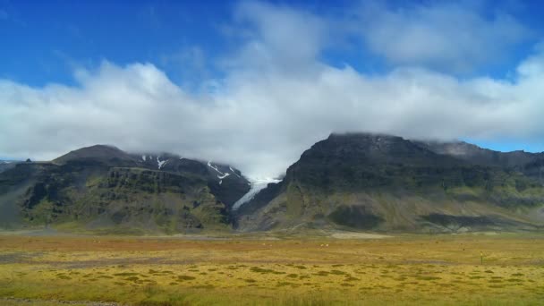 Time-lapse νέφωση Vatnajokull παγετώνας & σκληρή Ισλανδικά πεδιάδες — Αρχείο Βίντεο