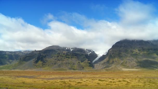 Vatnajokull παγετώνας & σκληρή Ισλανδικά πεδιάδες — Αρχείο Βίντεο