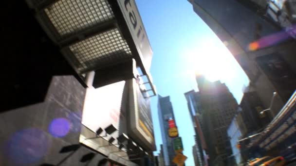 Рыба глаз вид движения Джиб трафика в Таймс-сквер, Нью-Йорк-Сити, США — стоковое видео