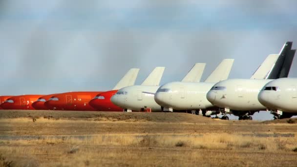 Cementerio de aviones en el desierto — Vídeo de stock