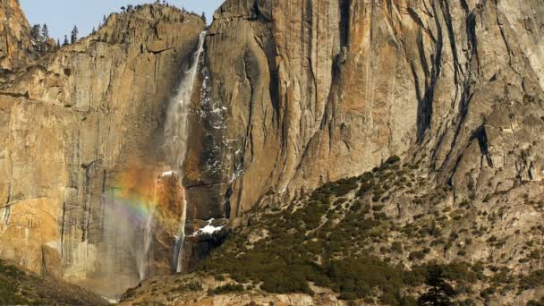 优胜美地国家公园中的瀑布 — 图库视频影像