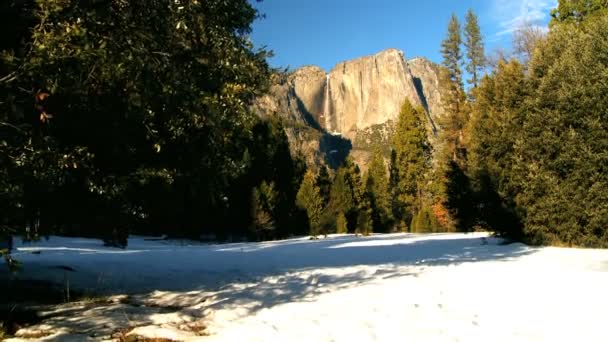 Зимняя красавица в Йосемитском национальном парке — стоковое видео