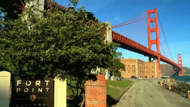 Sotto il Golden Gate Bridge — Video Stock