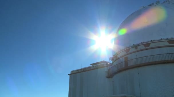 Yakın çekim kubbede astronomik Gözlemevi — Stok video