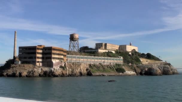 Point-of-View Melewati Penjara Alcatraz, San Francisco — Stok Video