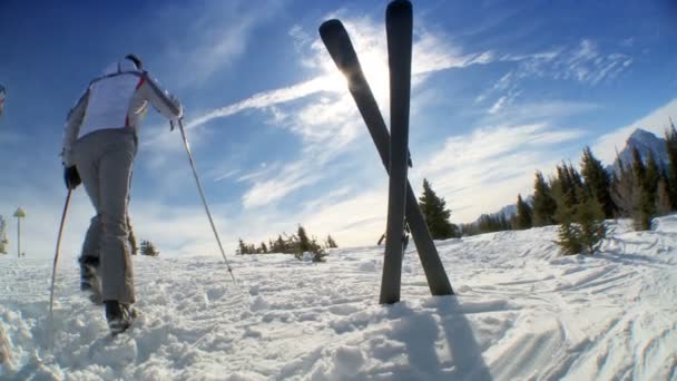 Réalisation du ski féminin — Video