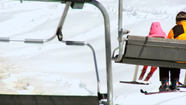 Elevadores de esqui de inverno — Vídeo de Stock
