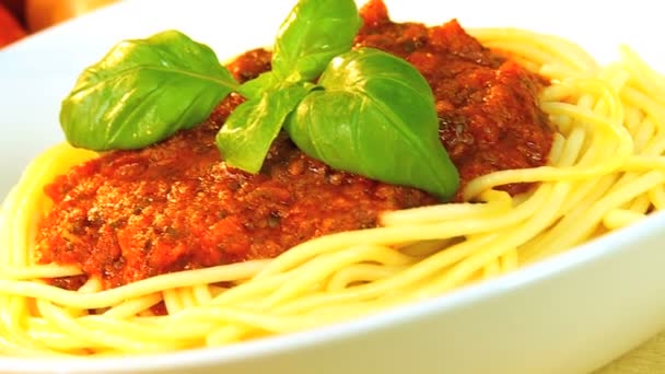 Traditional Spaghetti Bolignese — Stock Video