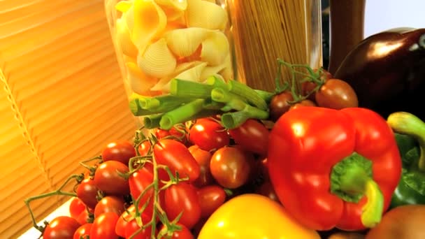 Ingredientes frescos y saludables — Vídeo de stock