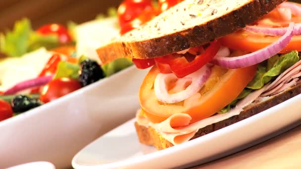 Здоровый сэндвич — стоковое видео