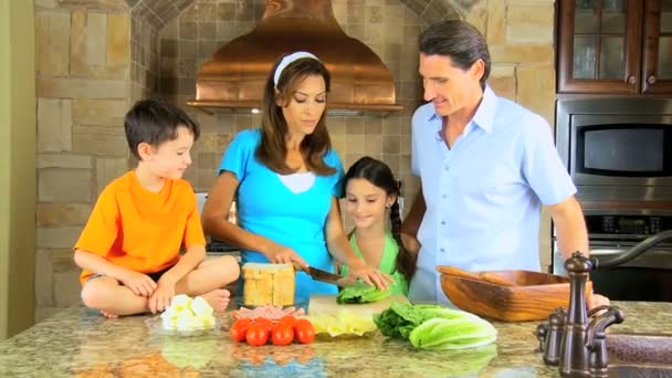 Rodinné zdravé stravování — Stock video