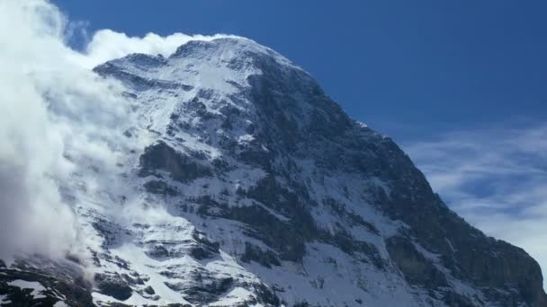 Nuages temporels au-dessus de l'Eiger, Suisse — Video