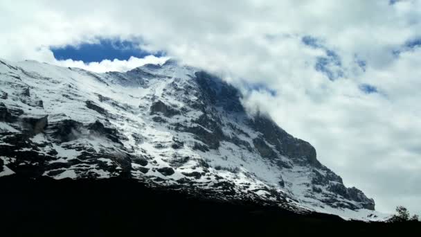 Nuvens de lapso de tempo sobre o Eiger, Suíça — Vídeo de Stock
