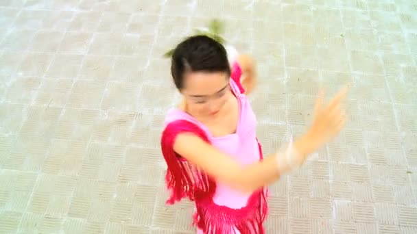 Traditionelle Flamenco-Tänzerin — Stockvideo