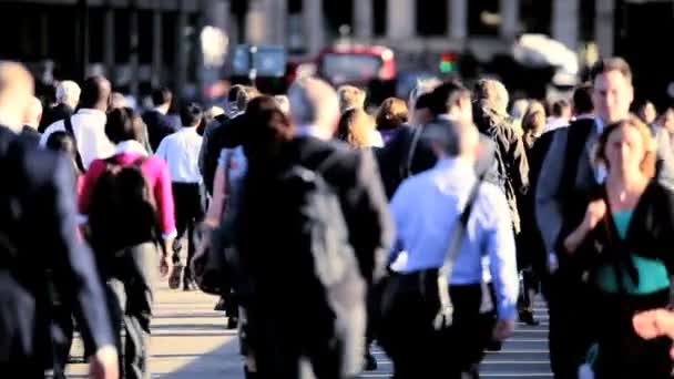 Kalabalık şehir sokakları — Stok video