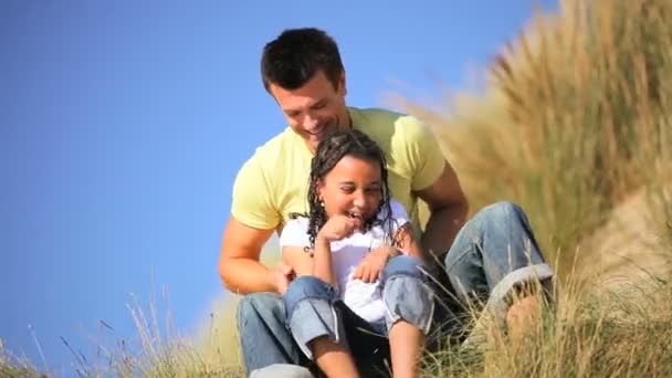 Padre e hija tiempo juntos — Vídeo de stock