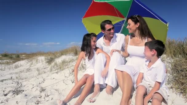 Healthy Family Sun Protection — Stock Video