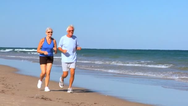 Retired Couple Keeping Fit — Stock Video