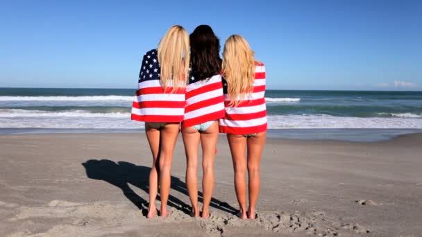 Amerikaanse strand meisjes — Stockvideo