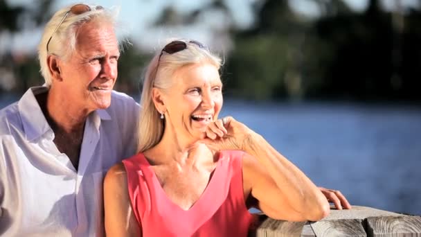 Portrét venku zdravé starší pár — Stock video