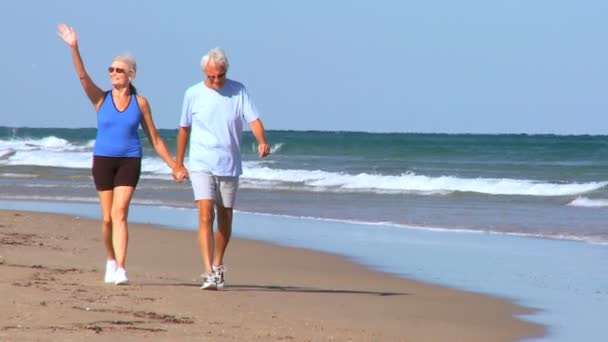 Exercício para casal aposentado — Vídeo de Stock