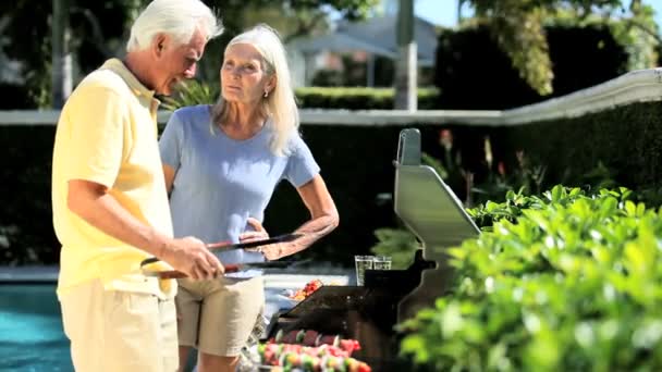 Seniores sano Barbecue Cibo — Video Stock