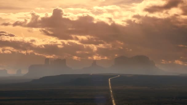 Time-lapse Wolken boven Monument Valley — Stockvideo
