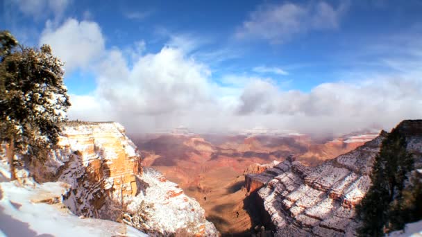 Gyorsított felhők felett Grand Canyon hó — Stock videók