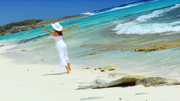 Beautiful Female Loving her Island Lifestyle — Stock Video