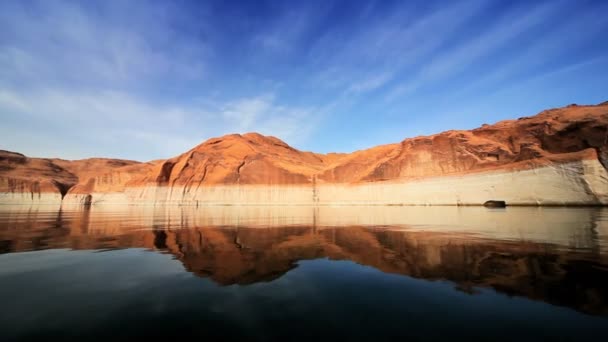 Spegel reflektioner av lake powell, arizona — Stockvideo