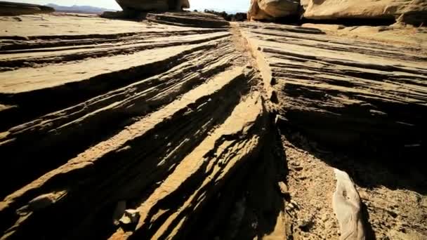Rüzgar ve su Rock erozyon — Stok video