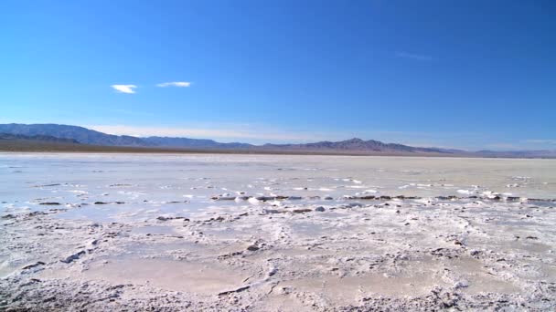 贫瘠的盐湖单位景观 — 图库视频影像