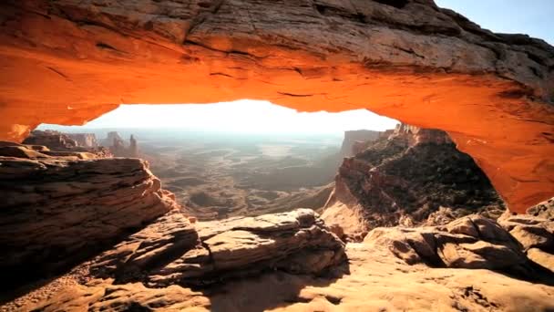 Zonsopgang op mesa boog, utah, Verenigde Staten — Stockvideo