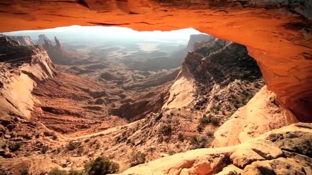 Ikoniska Mesa Arch på Sunrise — Stockvideo