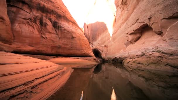 Sandstone Cliffs on Lake Powell — Stock Video