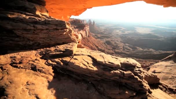 Natuurlijke zandsteen boog, utah, Verenigde Staten — Stockvideo