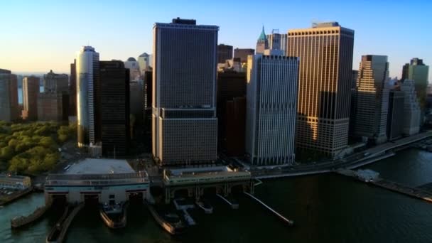 Flygfoto över manhattans finanskvarter, new york, Nordamerika — Stockvideo