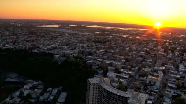 Vista panorâmica aérea de New Jersey urbano em Sunset, NY, EUA — Vídeo de Stock