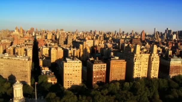 Vista aérea de Midtown Manhattan and Apartments, NY, Estados Unidos — Vídeos de Stock