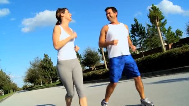 Active Couple on Exercise Programme — Stock Video