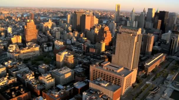 アメリカ合衆国ニューヨーク ハドソン川からマンハッタンのミッドタウンの空撮 — ストック動画