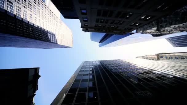 Vysoký úhel vertikální rozlišení na městských livingin new york — Stock video