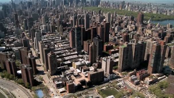 Yukarı Doğu manhattan ve central park, new york, ABD havadan görünümü — Stok video